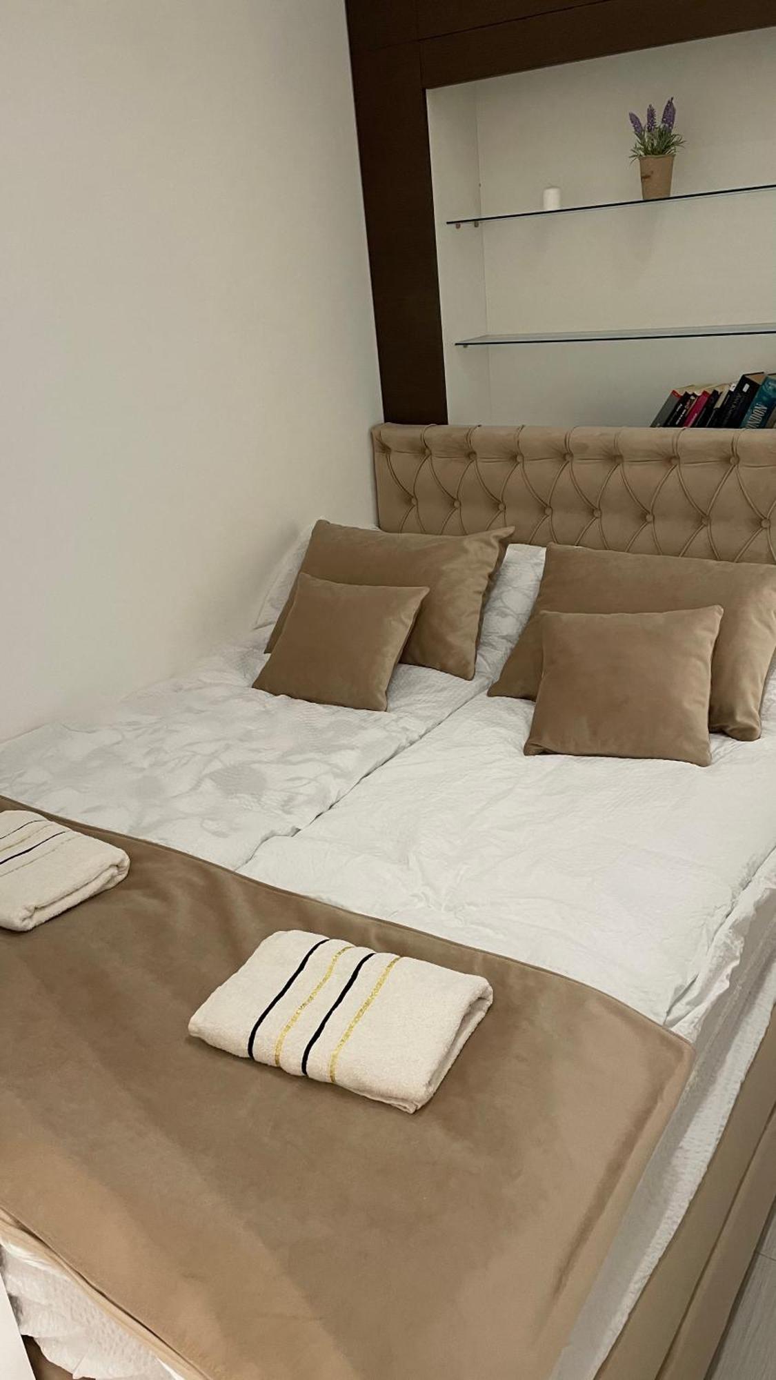 Tim Apartment Sarajevo With Private Parking Exteriör bild