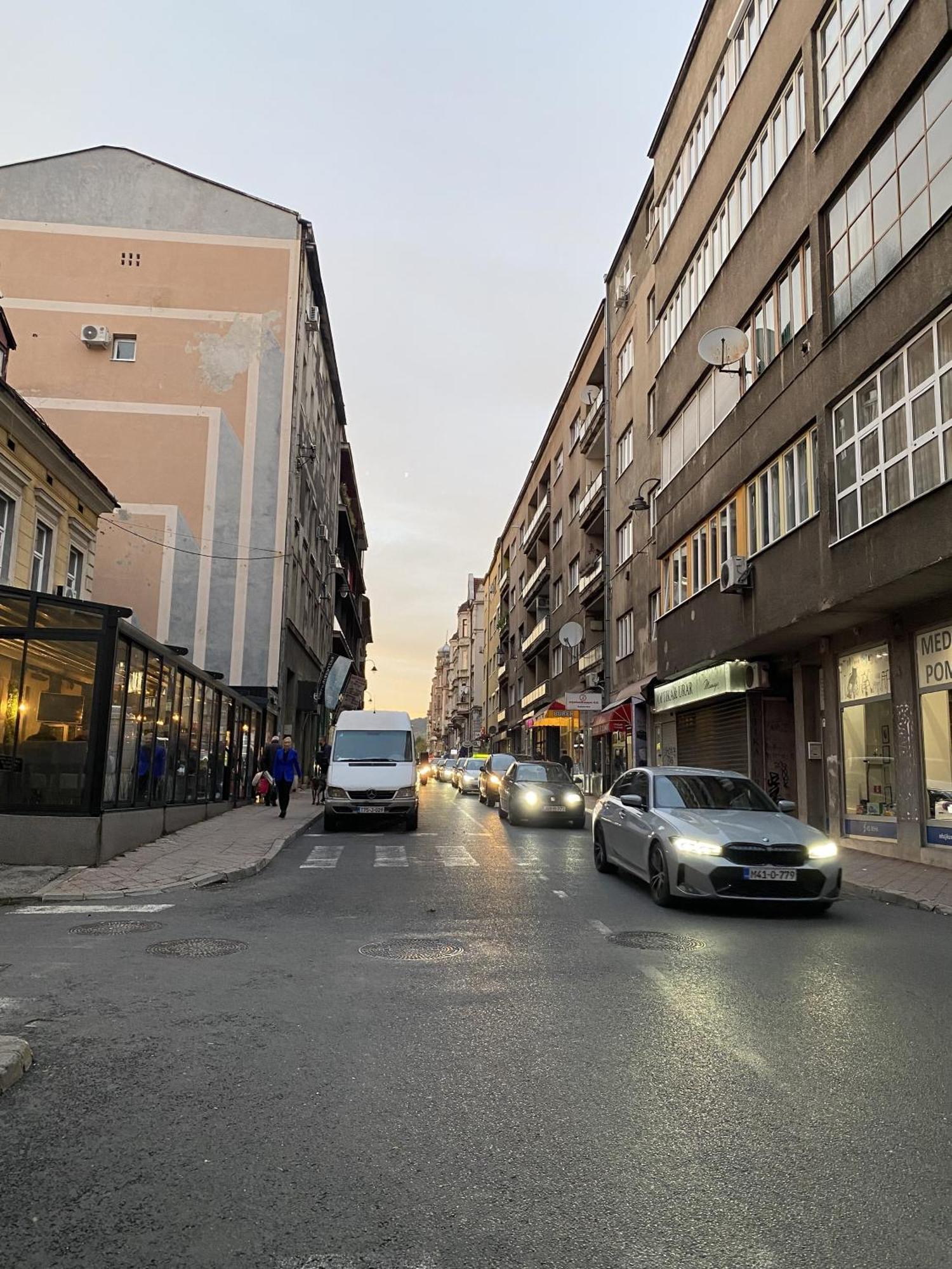 Tim Apartment Sarajevo With Private Parking Exteriör bild