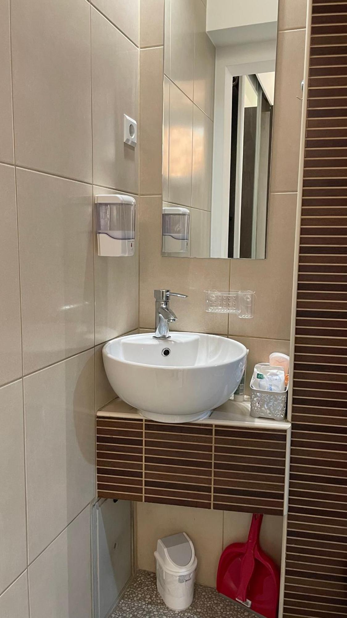 Tim Apartment Sarajevo With Private Parking Exteriör bild